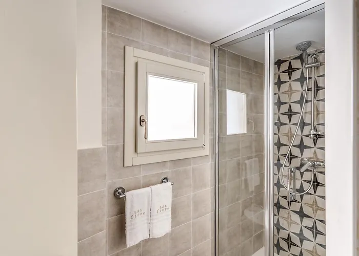 Fiore ベッド・アンド・ブレックファスト 3*